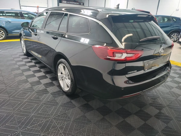 Opel Insignia 1.6 CDTI BUSINESS 9