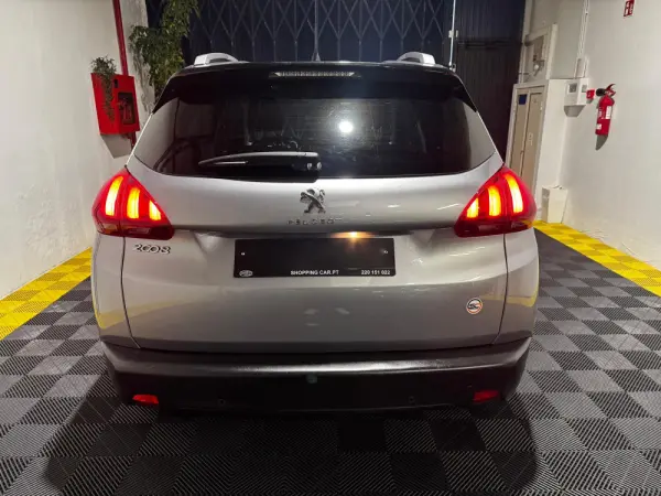 Peugeot 2008 1.2 PureTech Allure 6