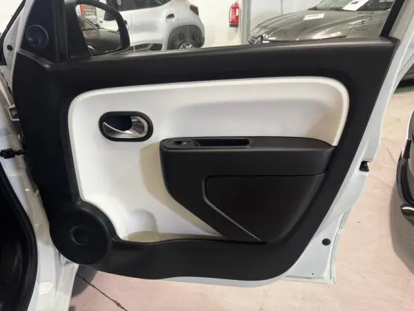 Renault Twingo SCe 70 S&S Intens 28