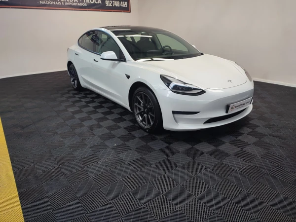 Tesla Model 3 5