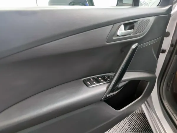 Peugeot 508 SW 1.6 BlueHDi Allure 19