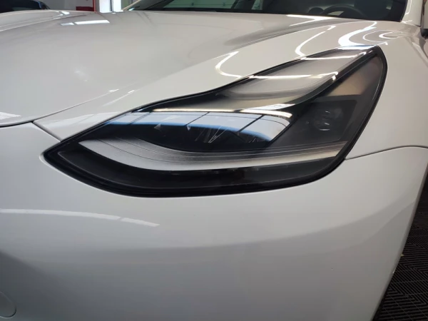 Tesla Model 3 6
