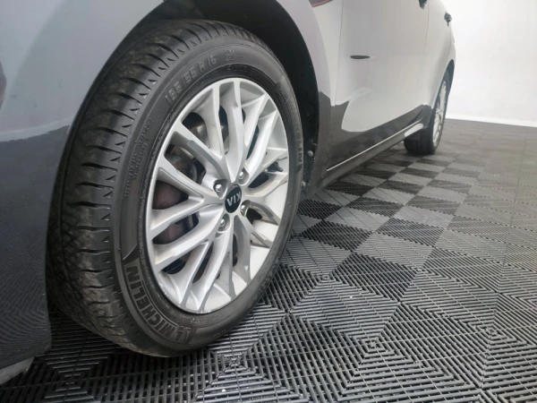 Kia Rio 1.4 CRDi 90 Platinum Edition 19