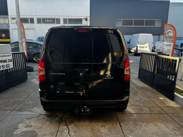 Peugeot Partner 8
