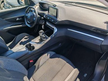 Peugeot 3008 1.2 PureTech Active 5