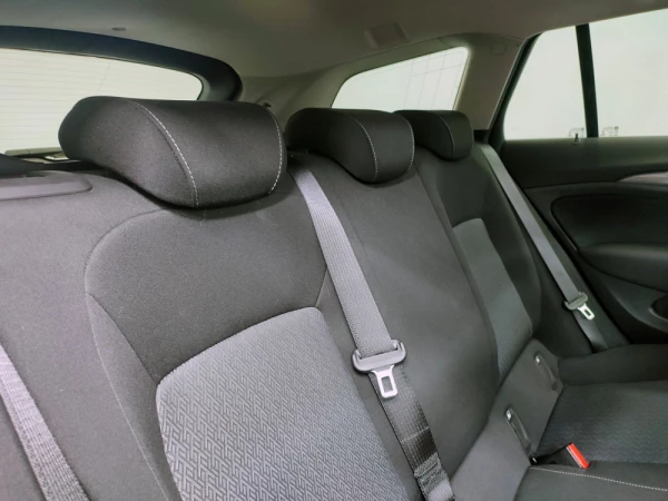 Opel Insignia 1.6 CDTI BUSINESS 47