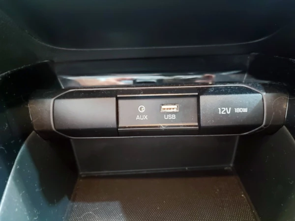 Kia Rio 1.4 CRDi 90 Platinum Edition 37