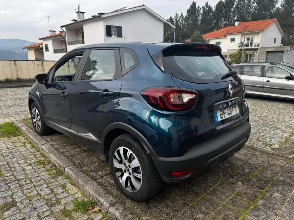 Renault Captur 1.5 dCi Initiale Paris EDC 11