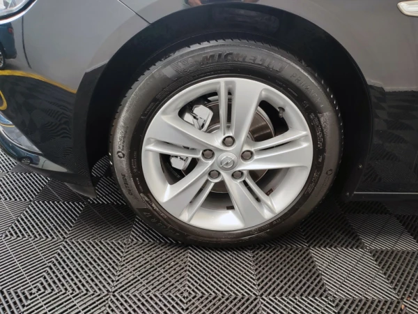 Opel Insignia 1.6 CDTI BUSINESS 18