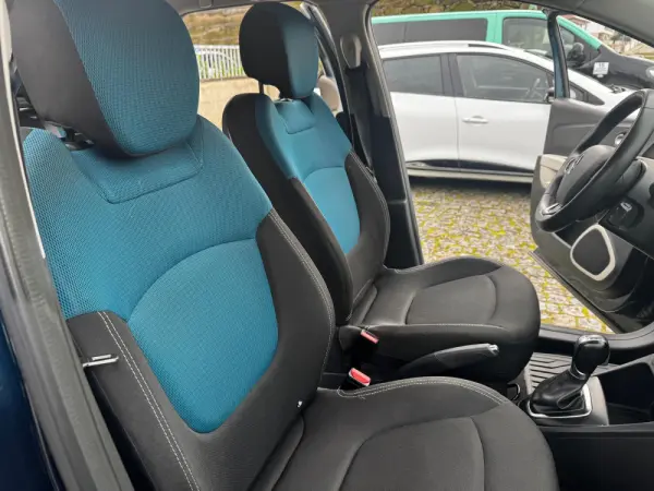 Renault Captur 1.5 dCi Initiale Paris EDC 37