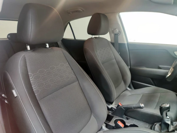 Kia Rio 1.4 CRDi 90 Platinum Edition 41