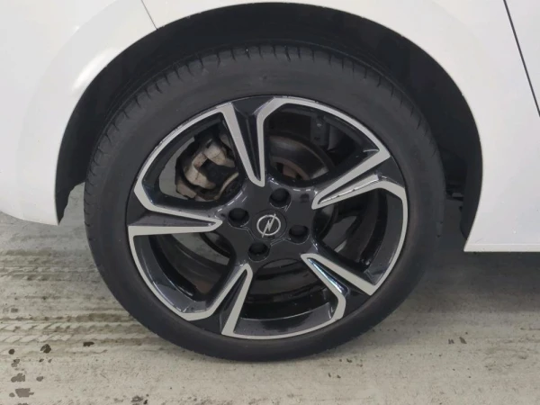 Opel Corsa 1.2 T GS 14