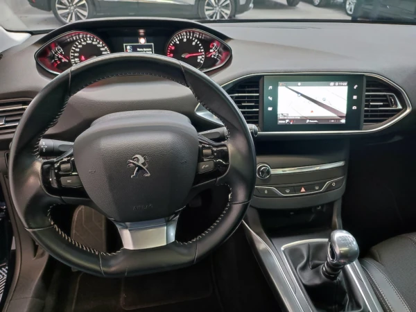 Peugeot 308 SW 1.5 BlueHDi Allure 21