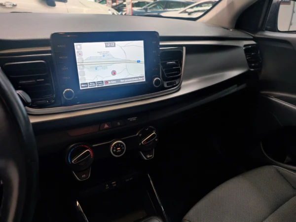 Kia Rio 1.4 CRDi 90 Platinum Edition 33