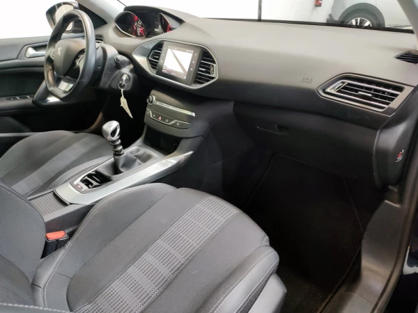 Peugeot 308 SW 1.5 BlueHDi Allure 27