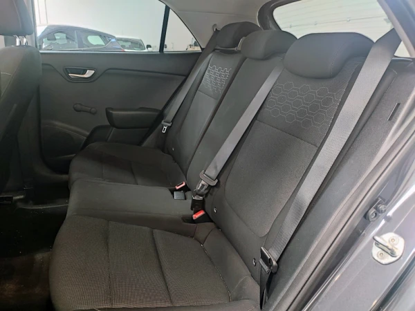 Kia Rio 1.4 CRDi 90 Platinum Edition 42