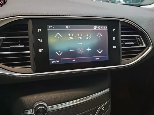 Peugeot 308 SW 1.5 BlueHDi Allure 31