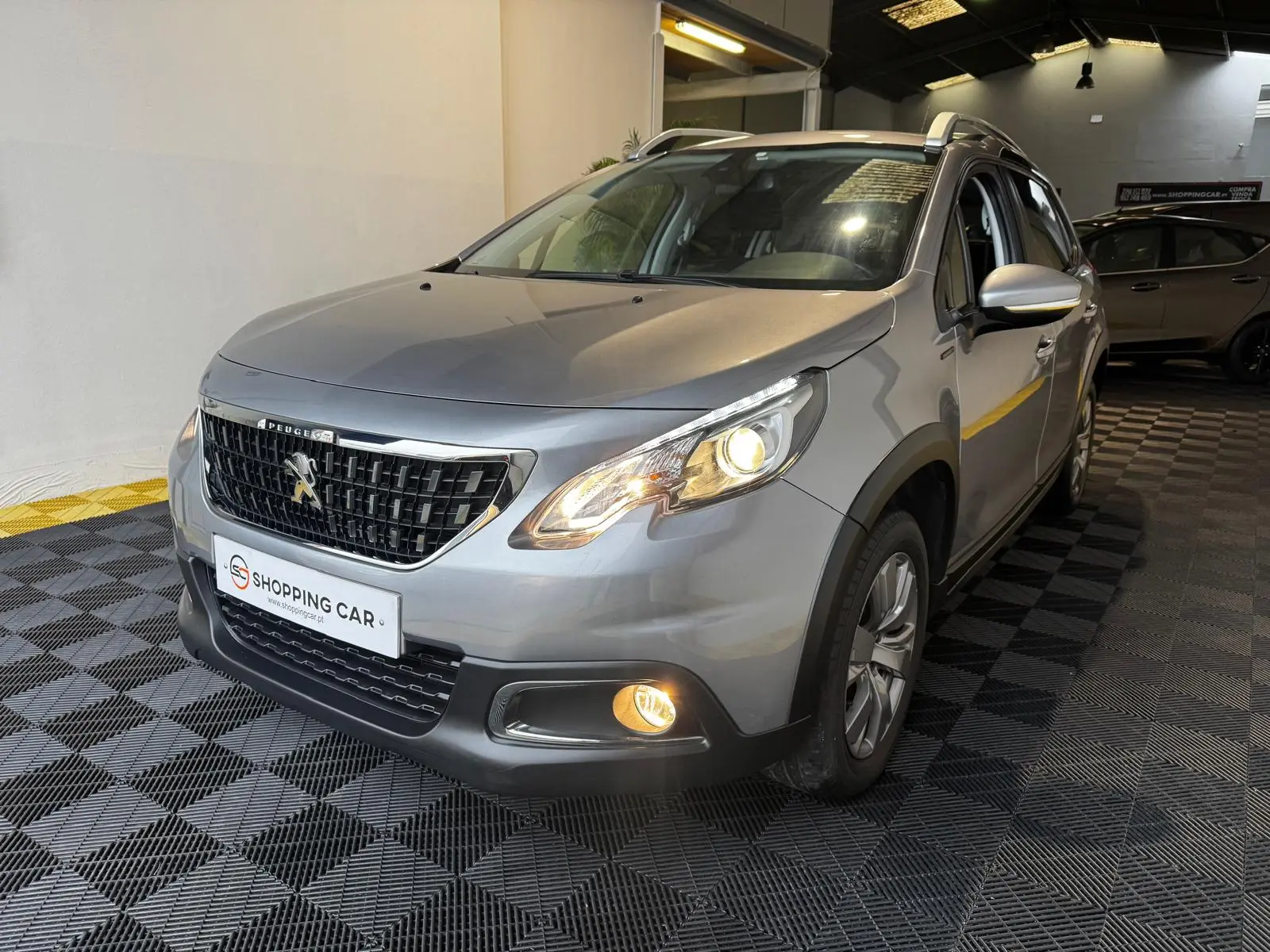 Peugeot 2008 1.2 PureTech Allure 2