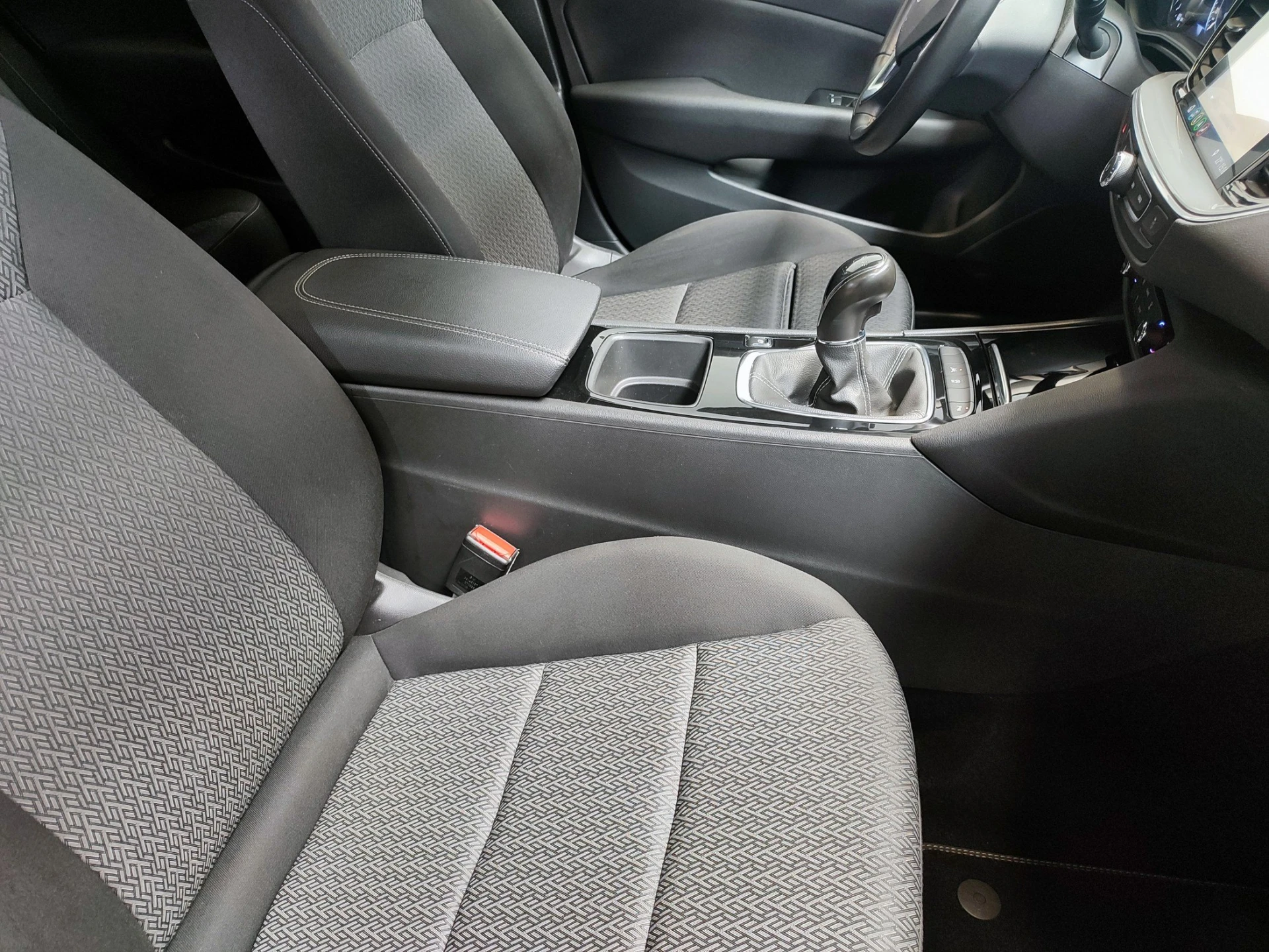 Opel Insignia 1.6 CDTI BUSINESS 44