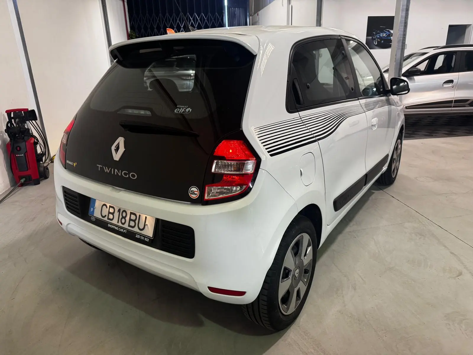 Renault Twingo SCe 70 S&S Intens 8