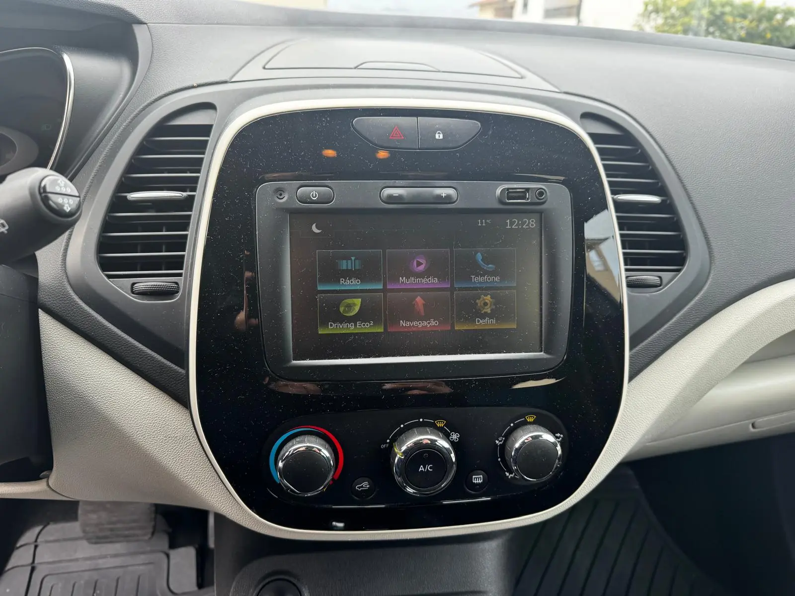 Renault Captur 1.5 dCi Initiale Paris EDC 27