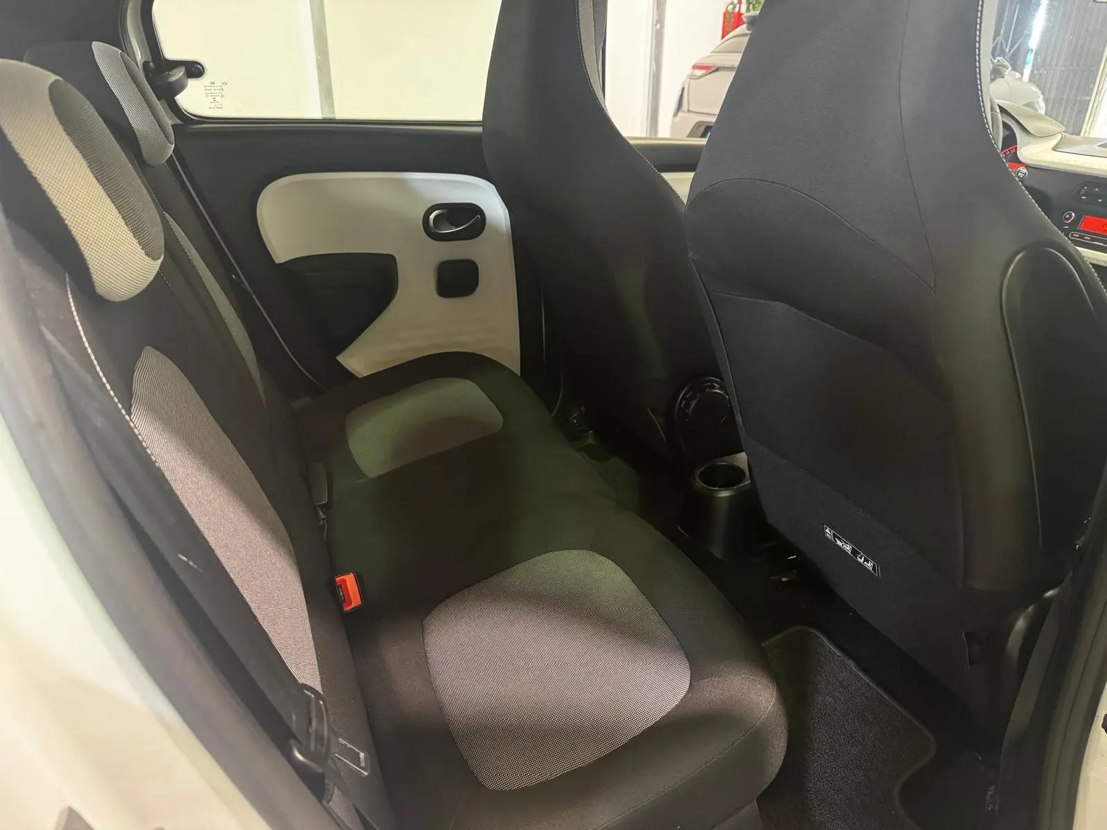 Renault Twingo SCe 70 S&S Intens 25