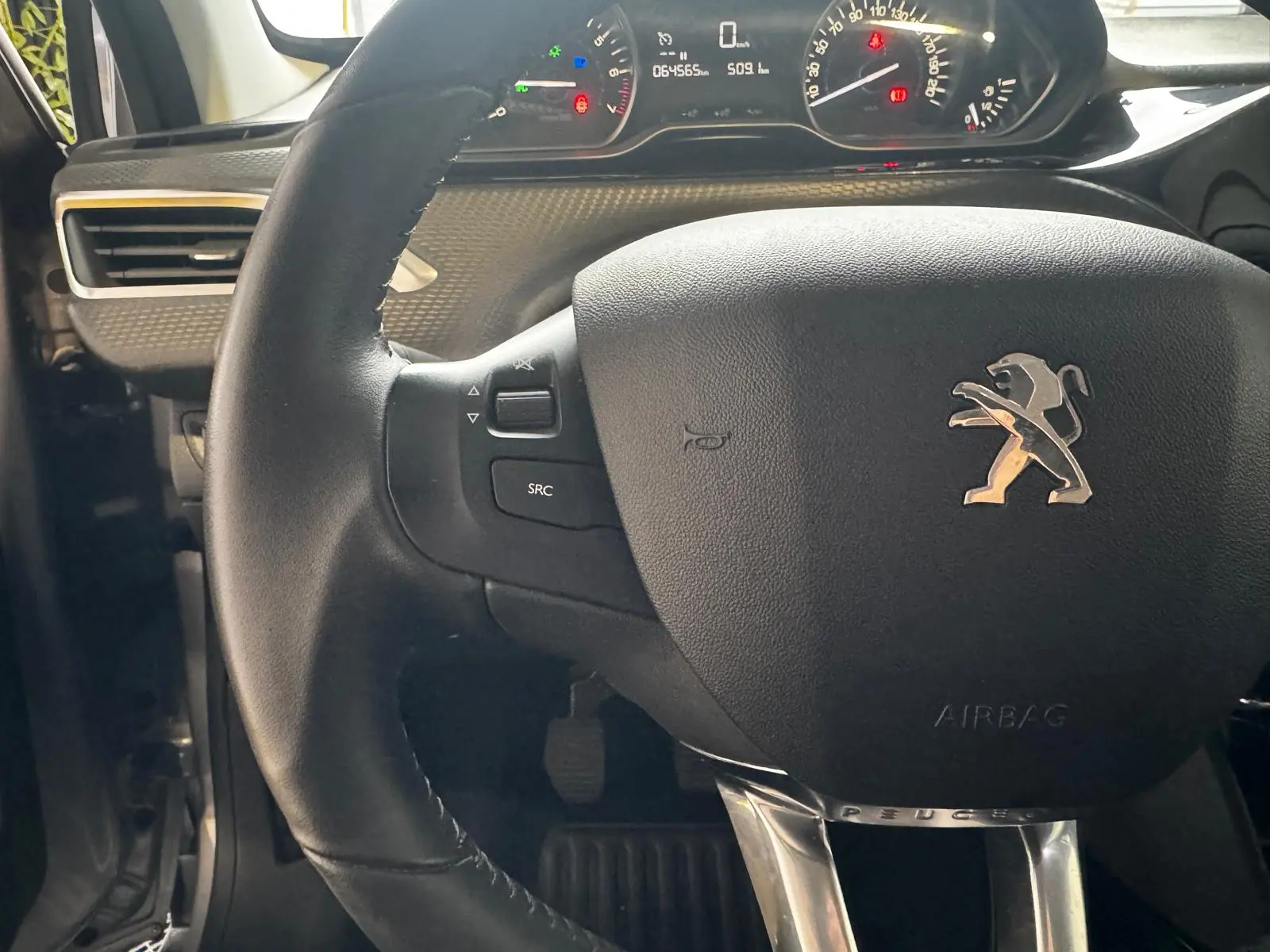 Peugeot 2008 1.2 PureTech Allure 21