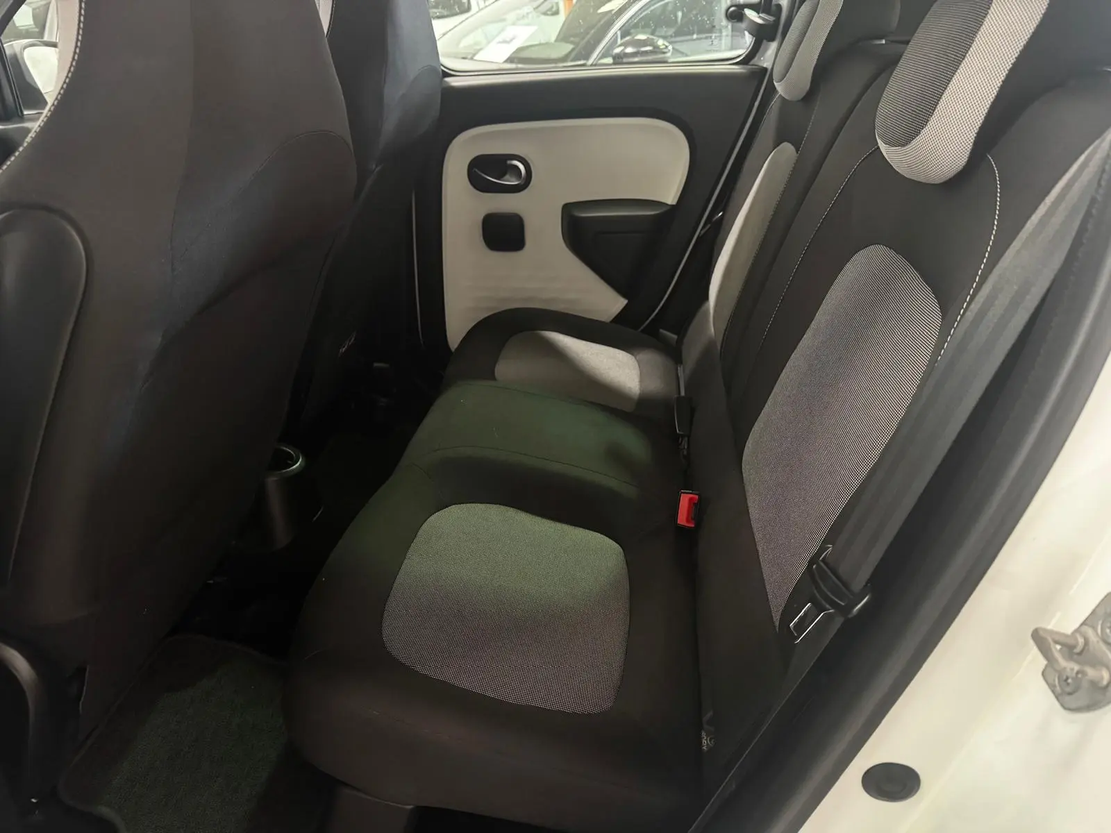 Renault Twingo SCe 70 S&S Intens 26