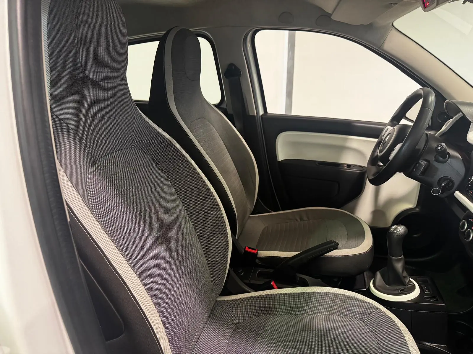 Renault Twingo SCe 70 S&S Intens 15