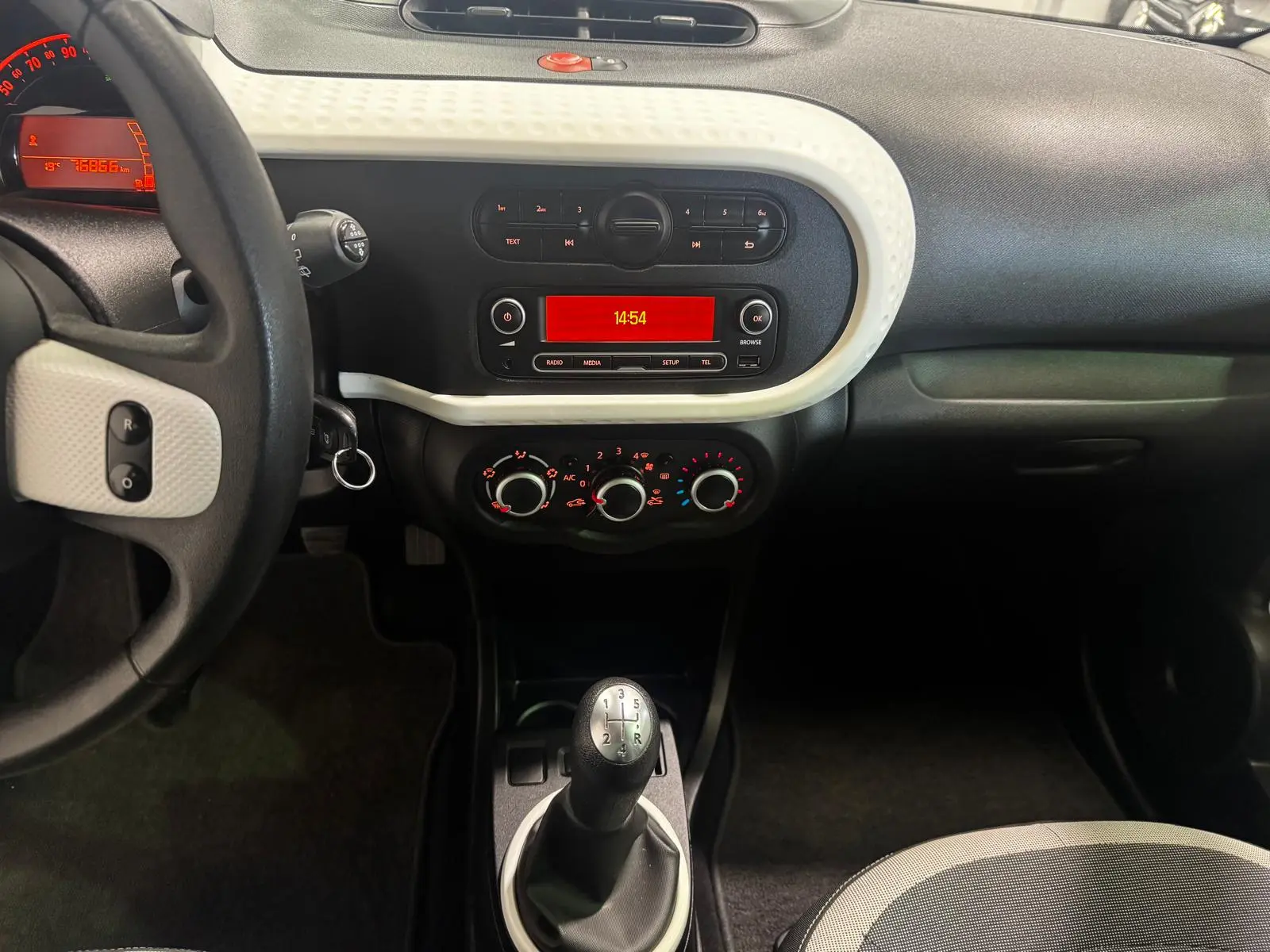 Renault Twingo SCe 70 S&S Intens 22