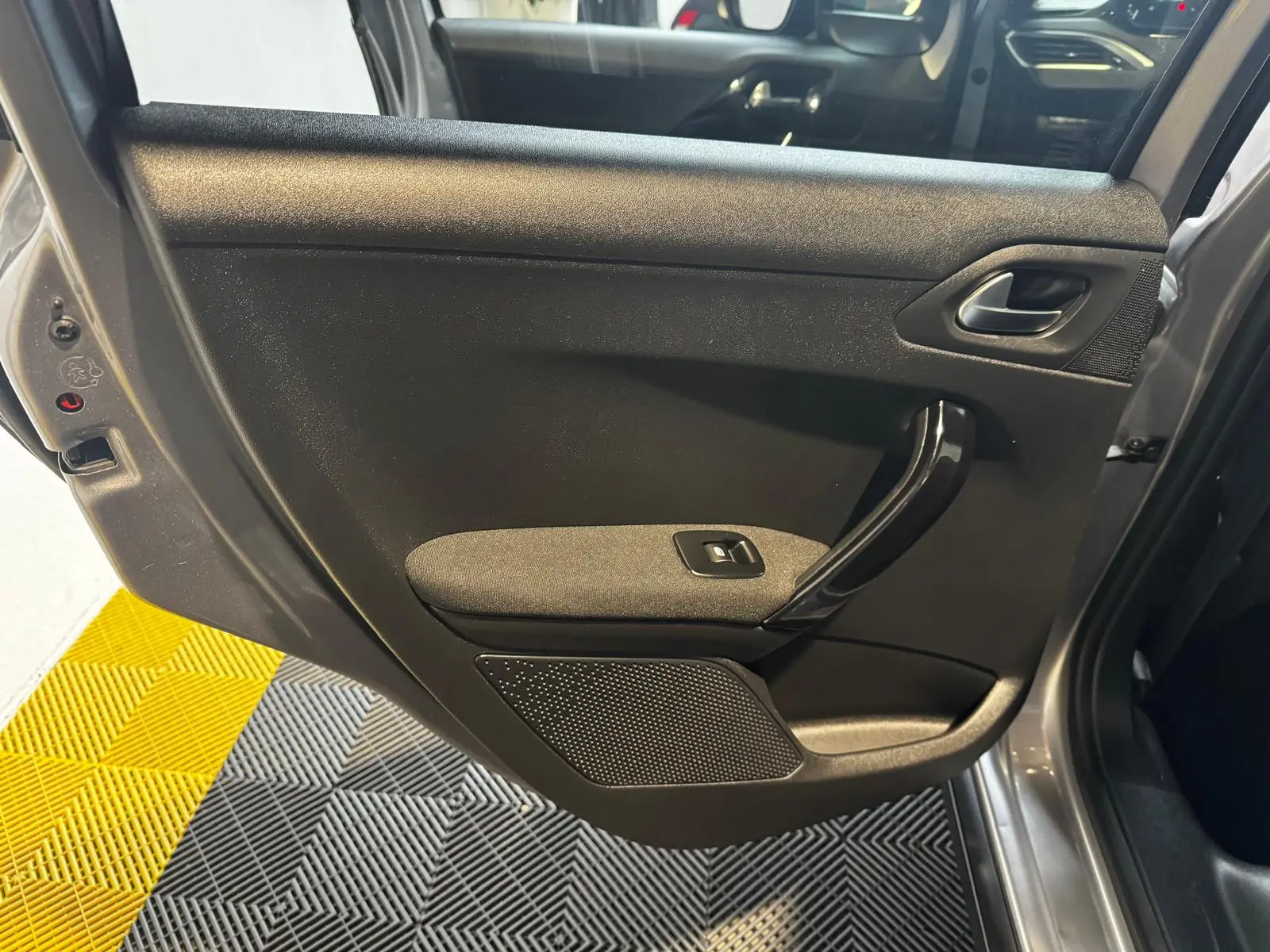 Peugeot 2008 1.2 PureTech Allure 43