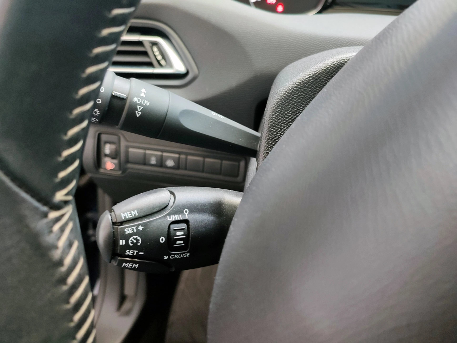 Peugeot 308 SW 1.5 BlueHDi Allure 25