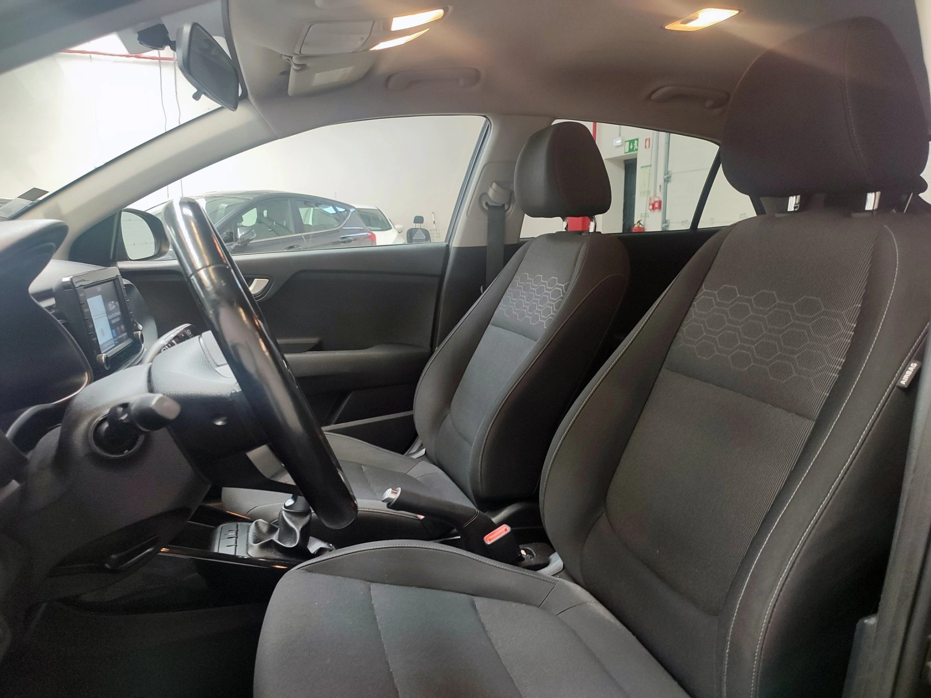 Kia Rio 1.4 CRDi 90 Platinum Edition 34