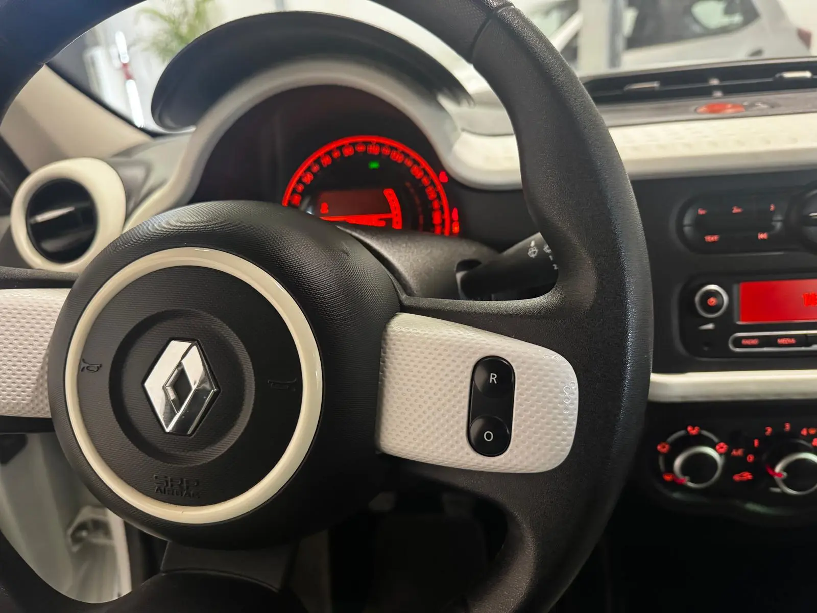 Renault Twingo SCe 70 S&S Intens 19