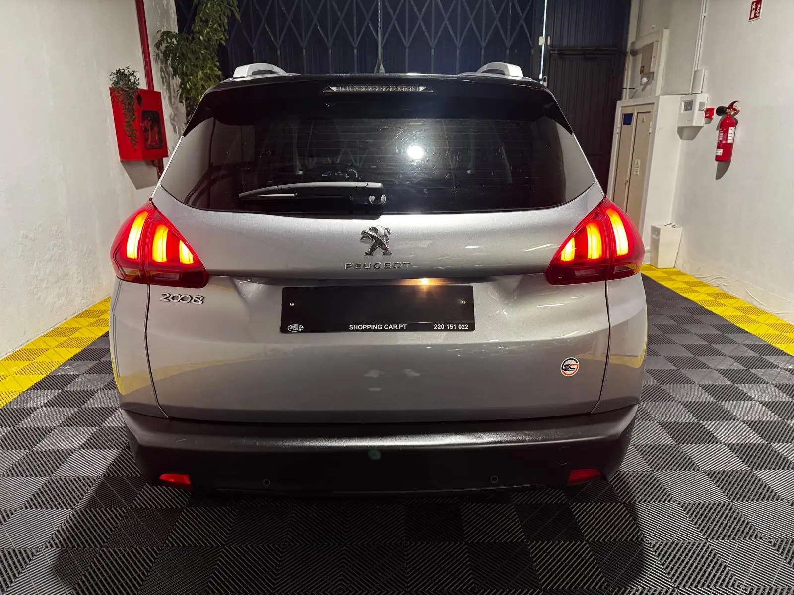 Peugeot 2008 1.2 PureTech Allure 6