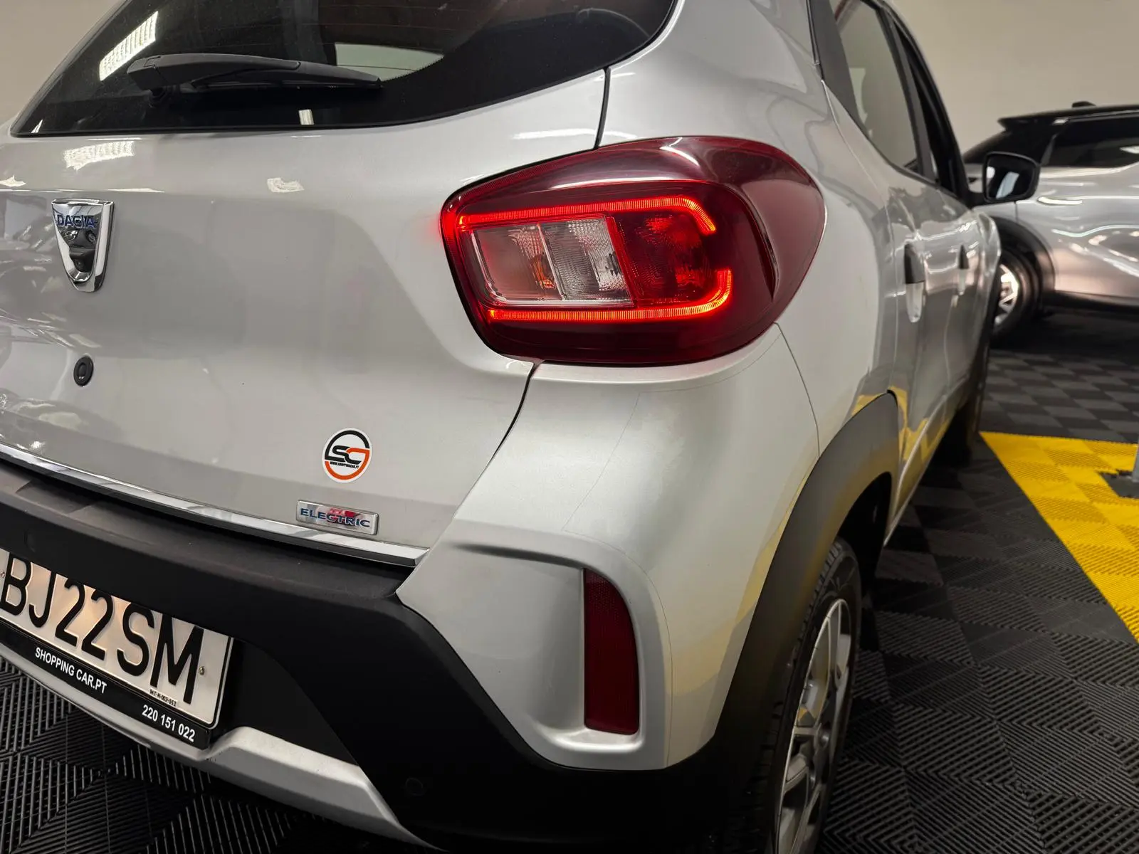 Dacia Spring Comfort 13