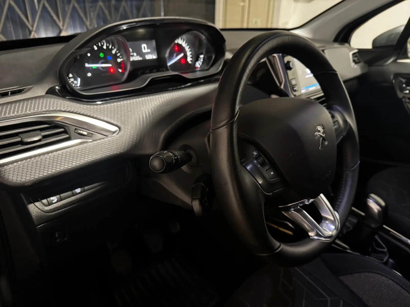 Peugeot 2008 1.2 PureTech Allure 14