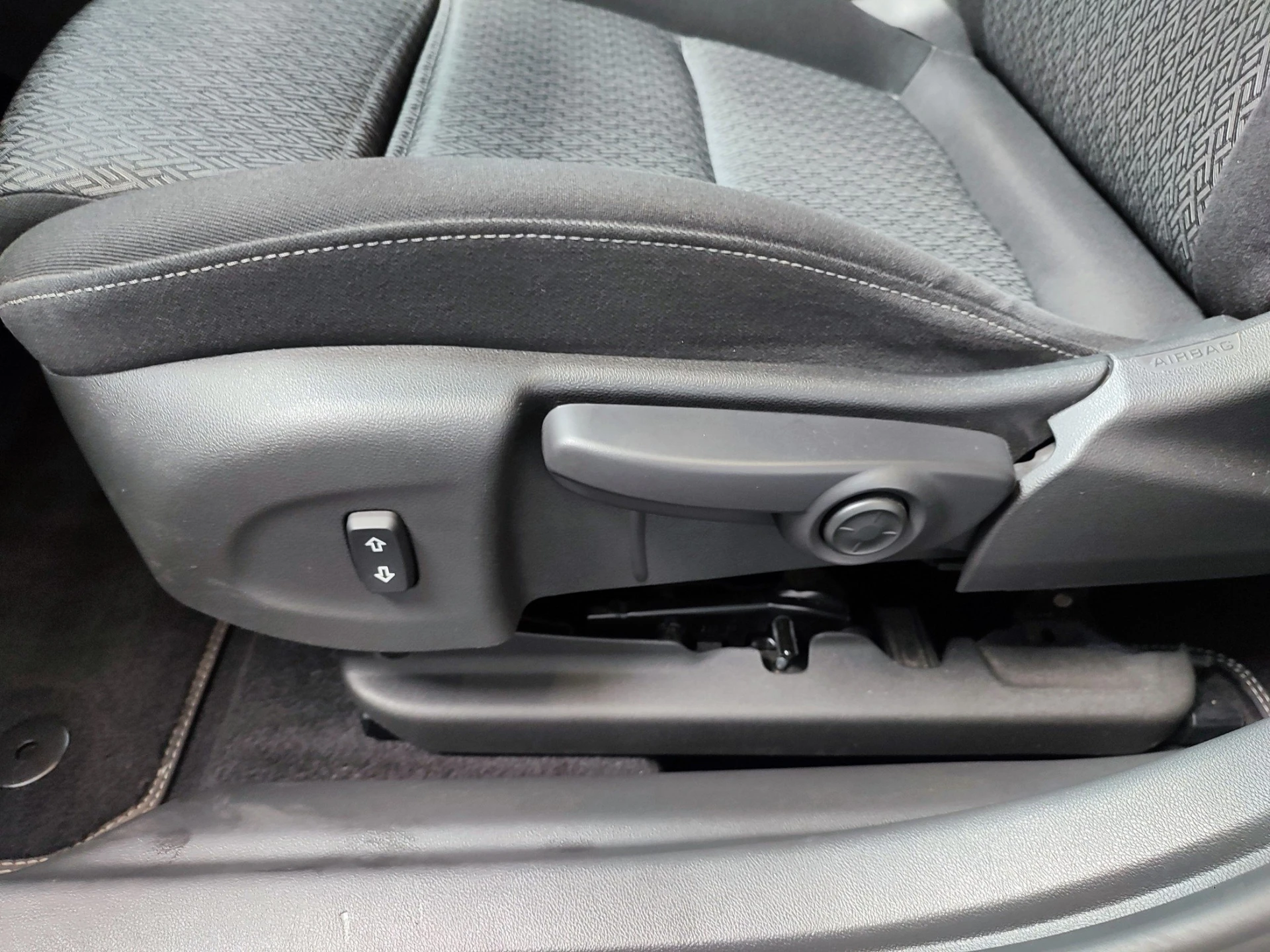 Opel Insignia 1.6 CDTI BUSINESS 64