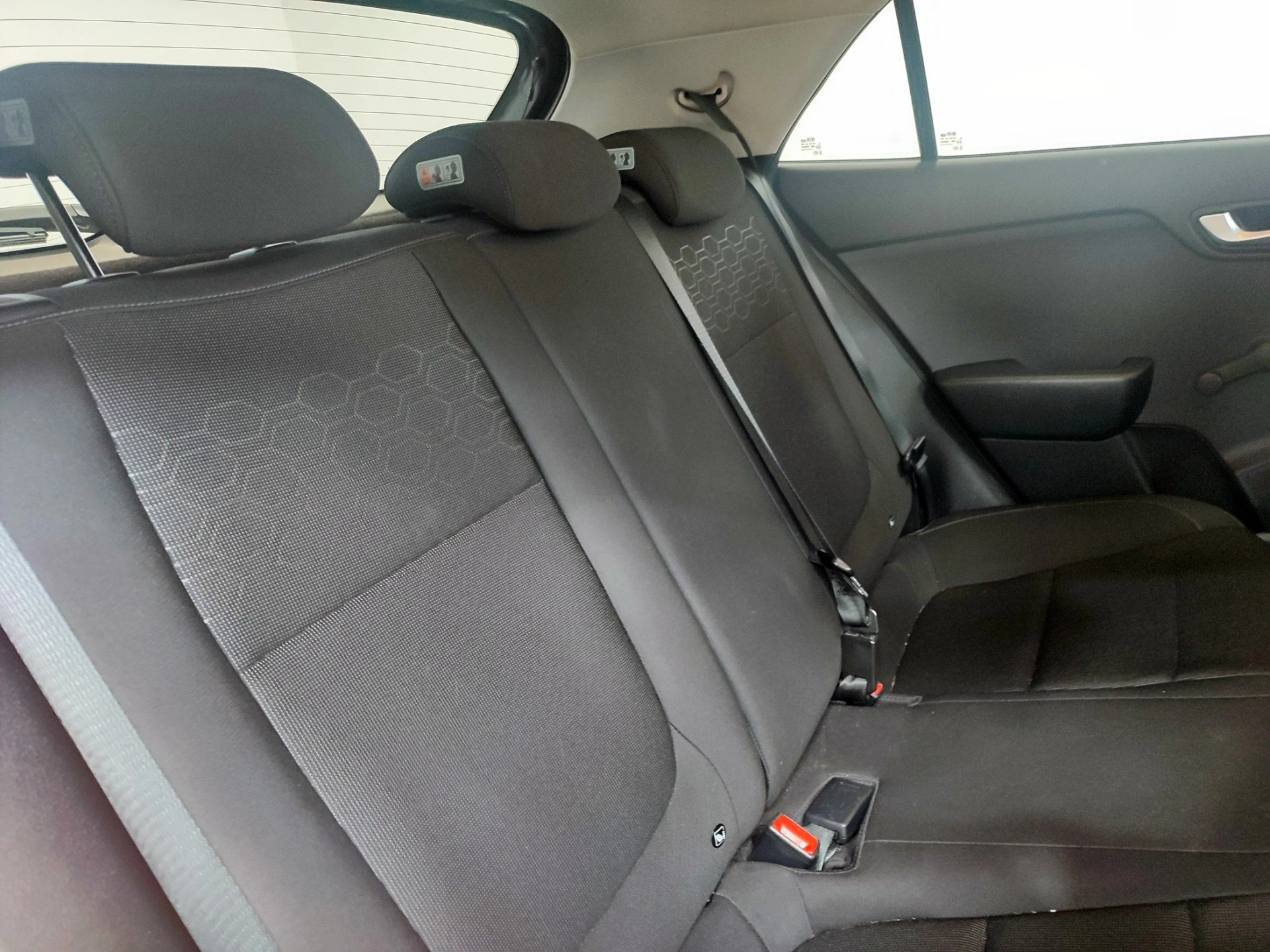 Kia Rio 1.4 CRDi 90 Platinum Edition 38