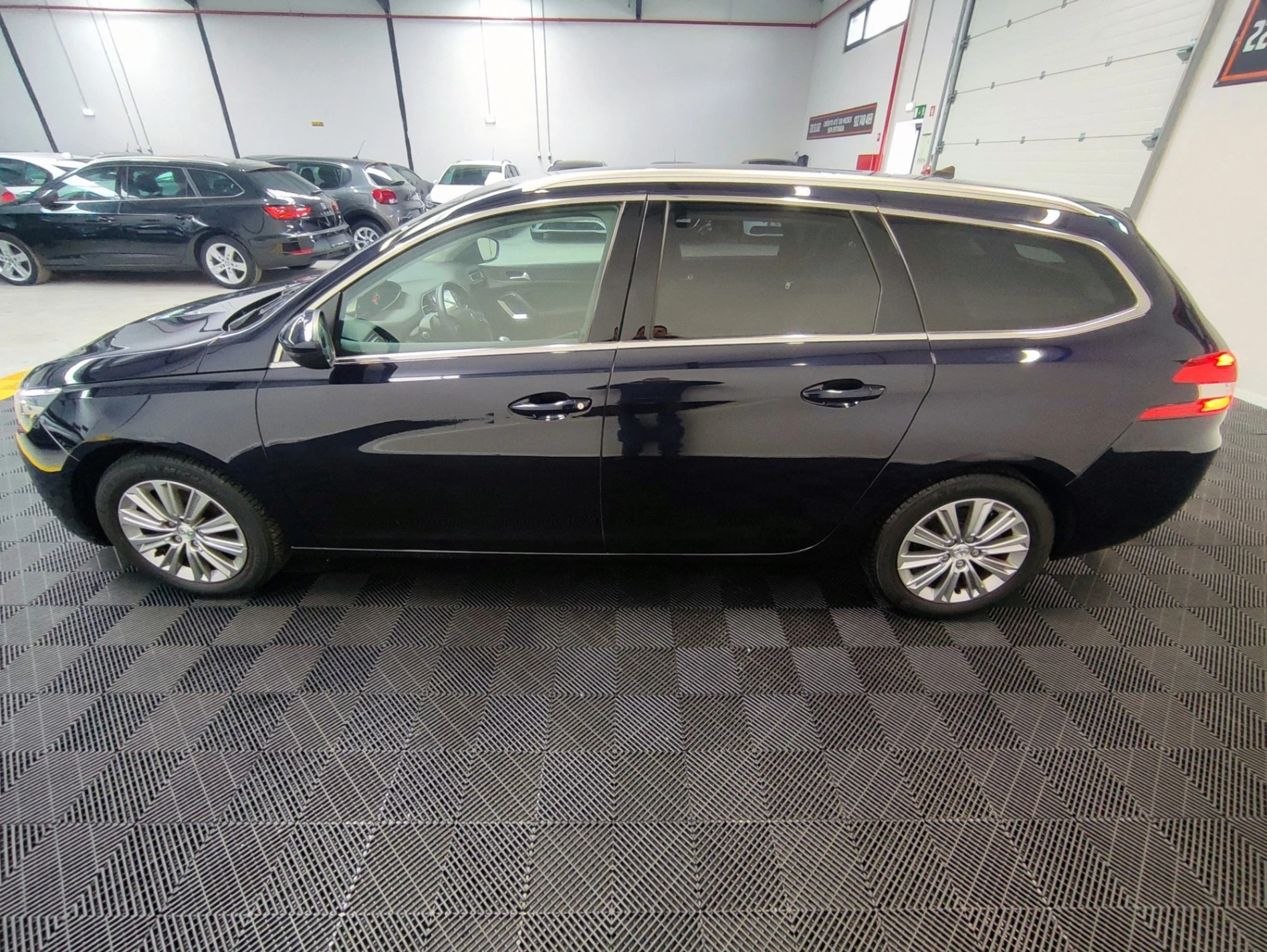 Peugeot 308 SW 1.5 BlueHDi Allure 6