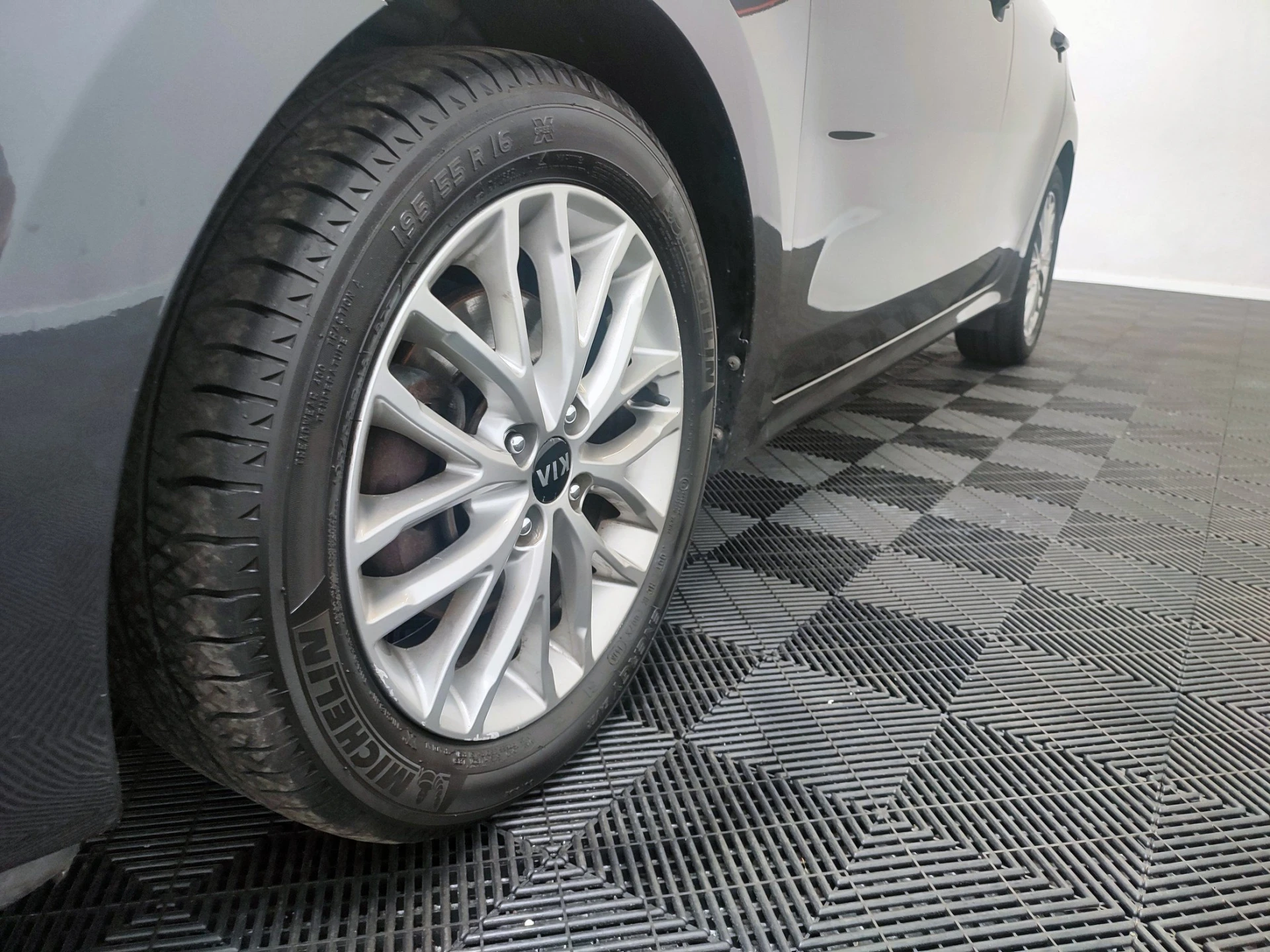 Kia Rio 1.4 CRDi 90 Platinum Edition 19