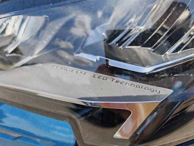 Peugeot 3008 1.2 PureTech Allure EAT8 12