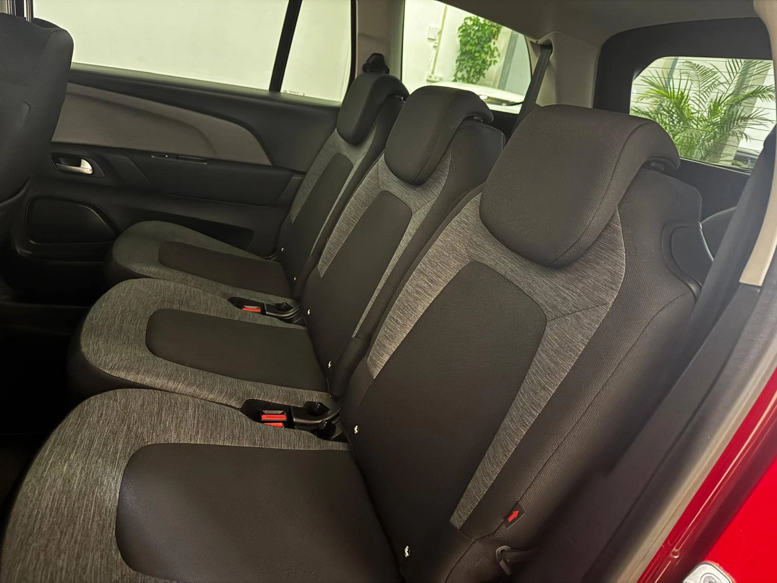 Citroën Grand C4 Spacetourer 25