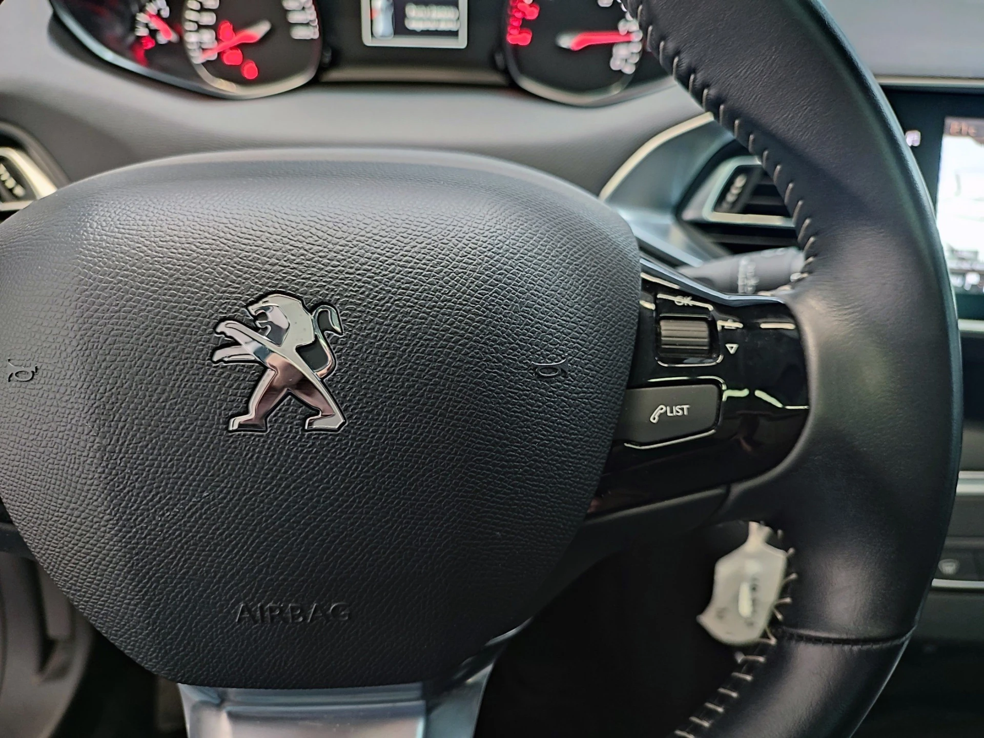 Peugeot 308 SW 1.5 BlueHDi Allure 24