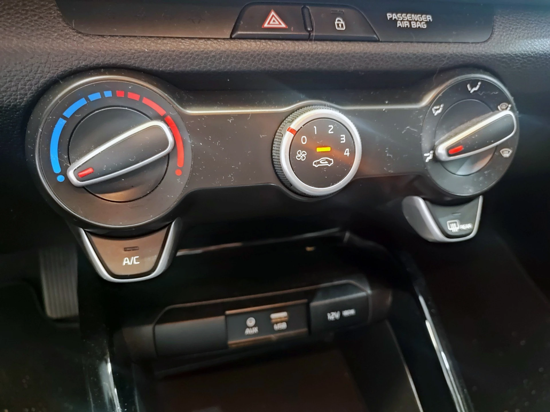 Kia Rio 1.4 CRDi 90 Platinum Edition 32