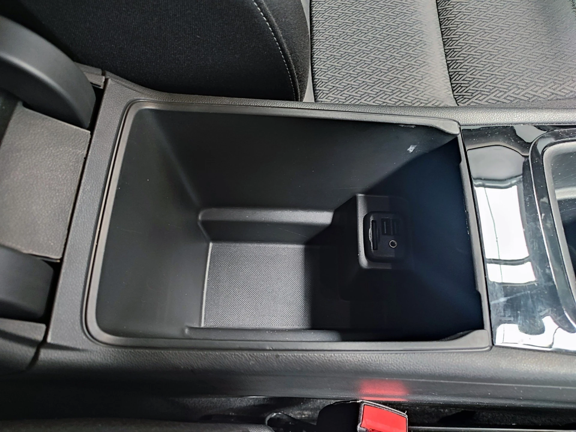 Opel Insignia 1.6 CDTI BUSINESS 48