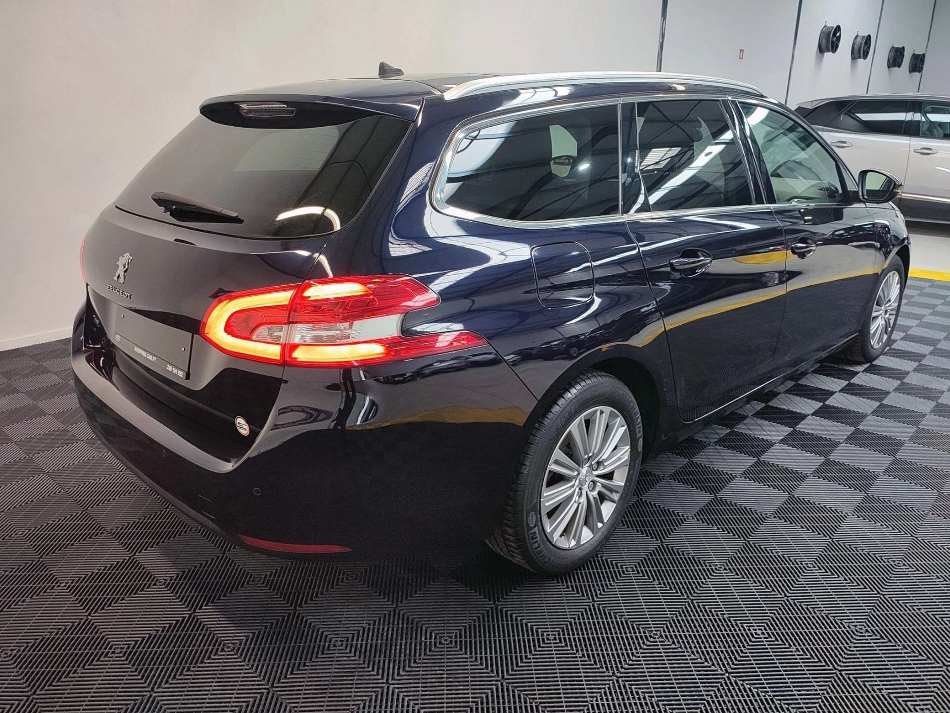 Peugeot 308 SW 1.5 BlueHDi Allure 10