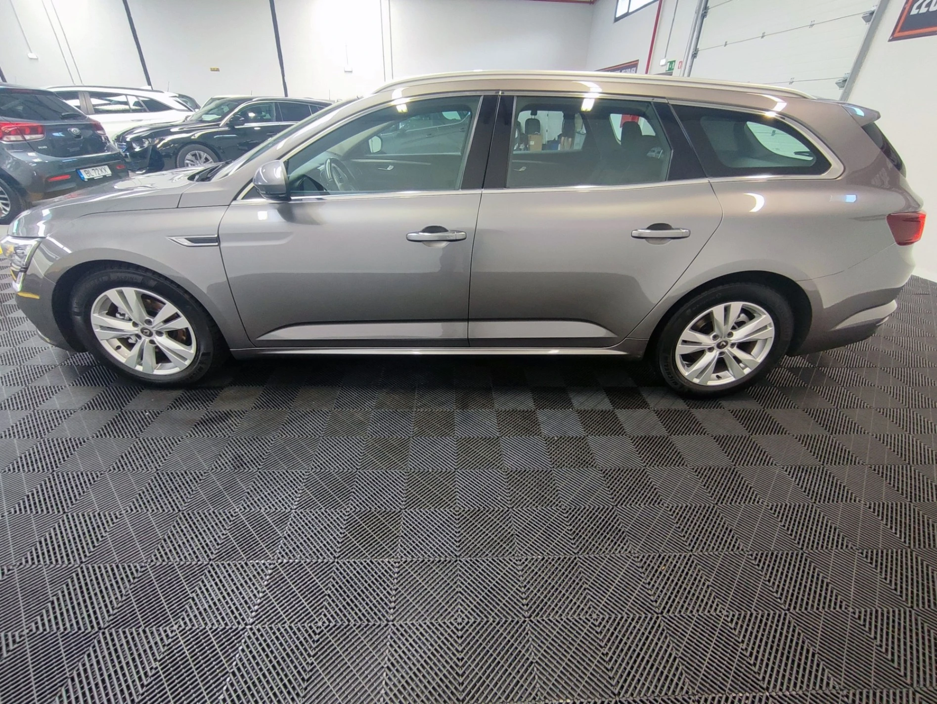 Renault Talisman Sport Tourer 9