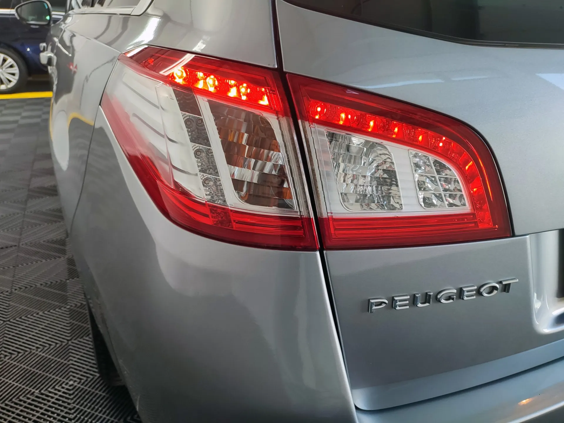 Peugeot 508 SW 1.6 BlueHDi Allure 13