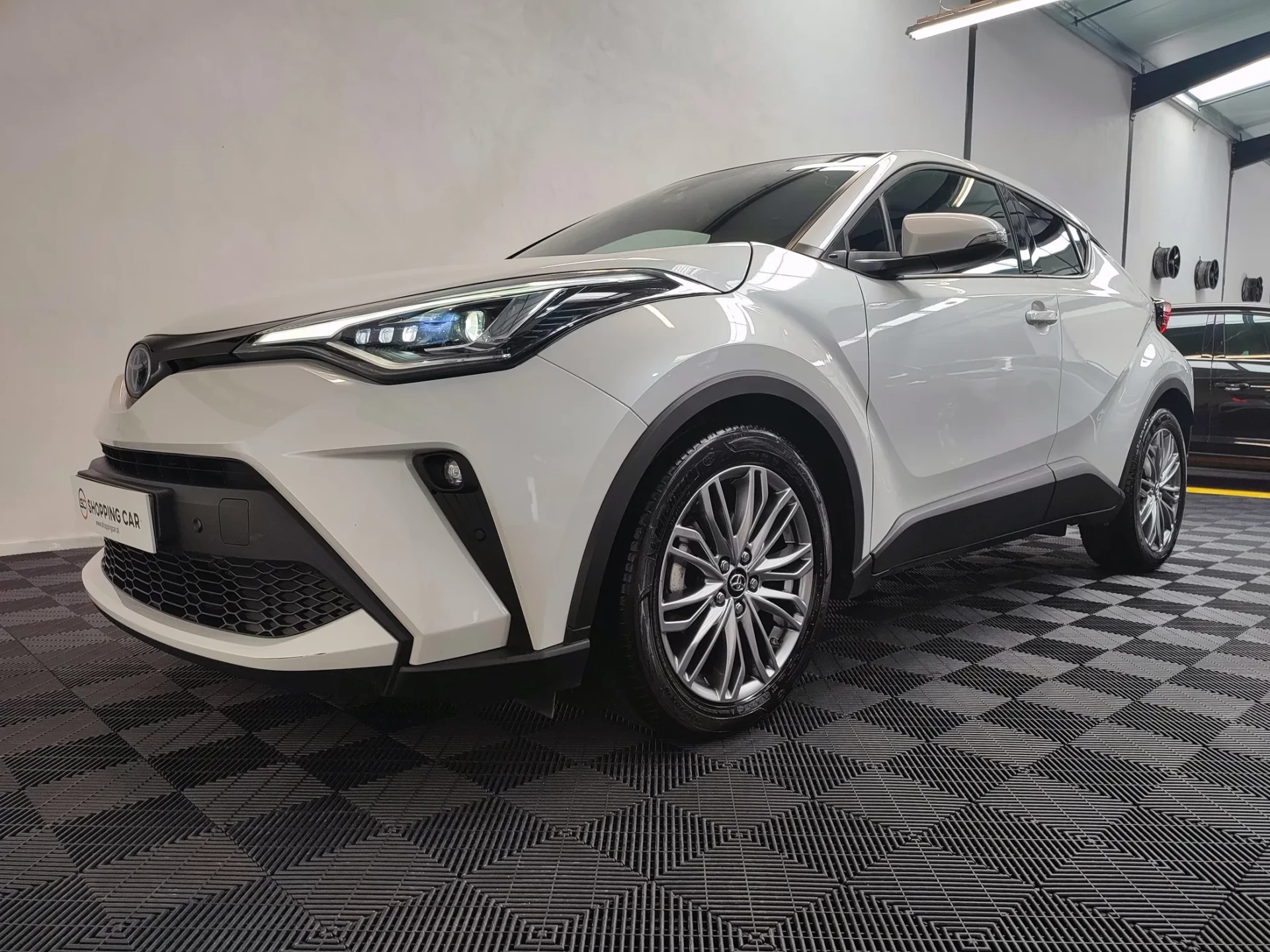 Toyota C-HR 1